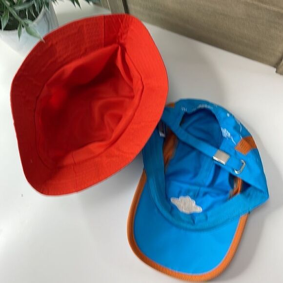 Bucket
hat and sun hat bundle. 2 children’s sun hats.  Excellent condition. - Picture 2 of 5
